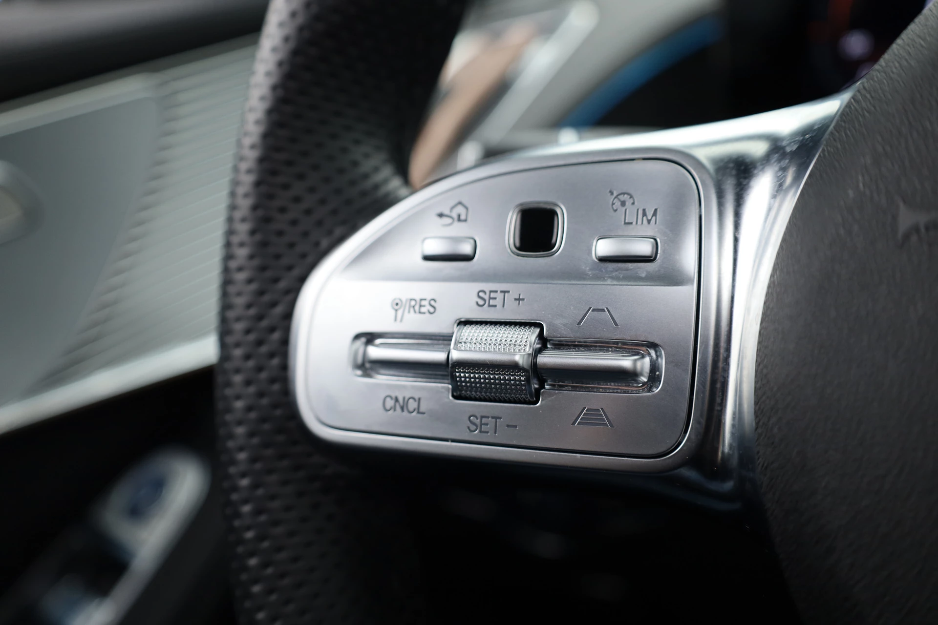 Hoofdafbeelding Mercedes-Benz EQC