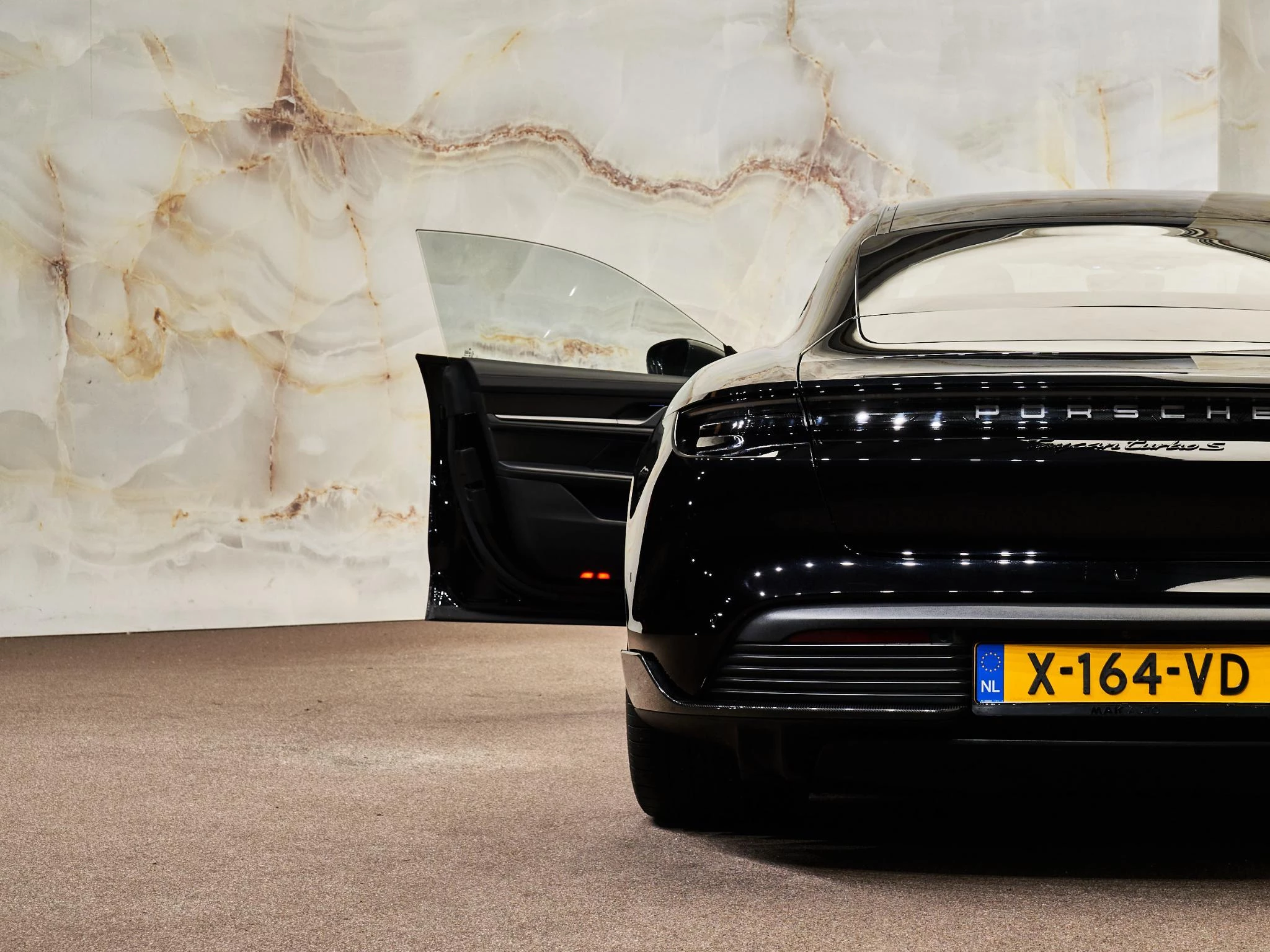 Hoofdafbeelding Porsche Taycan