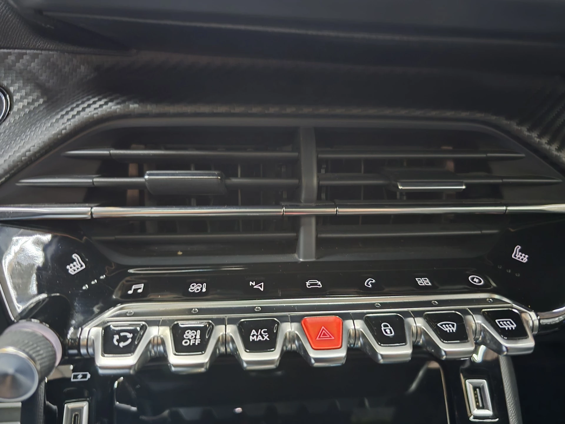 Hoofdafbeelding Peugeot e-2008