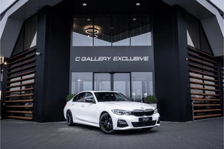 BMW 3 Serie 320i Executive Edition - M Sport | NAP | Panorama | Camera