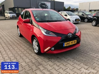 Hoofdafbeelding Toyota Aygo Toyota Aygo 1.0 VVT-i X-CLUSIV 4DRS CAMERA NAVI LMV