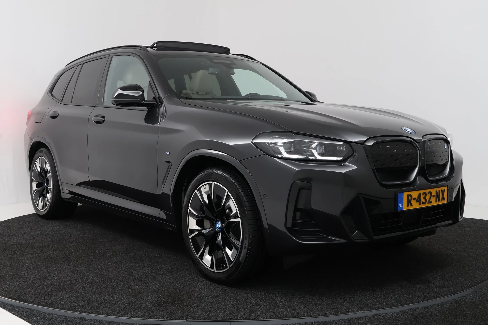Hoofdafbeelding BMW iX3