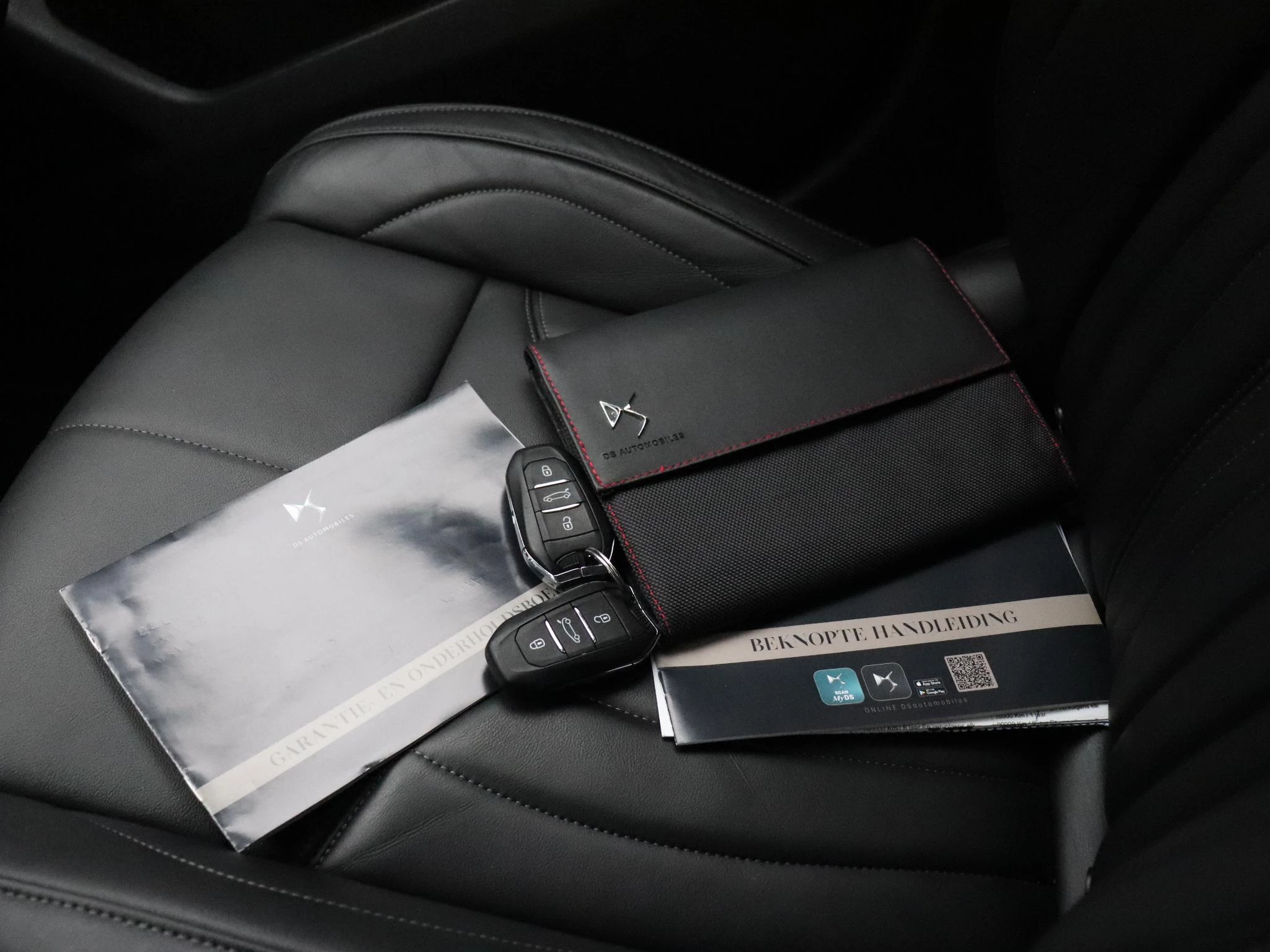 Hoofdafbeelding DS DS 4