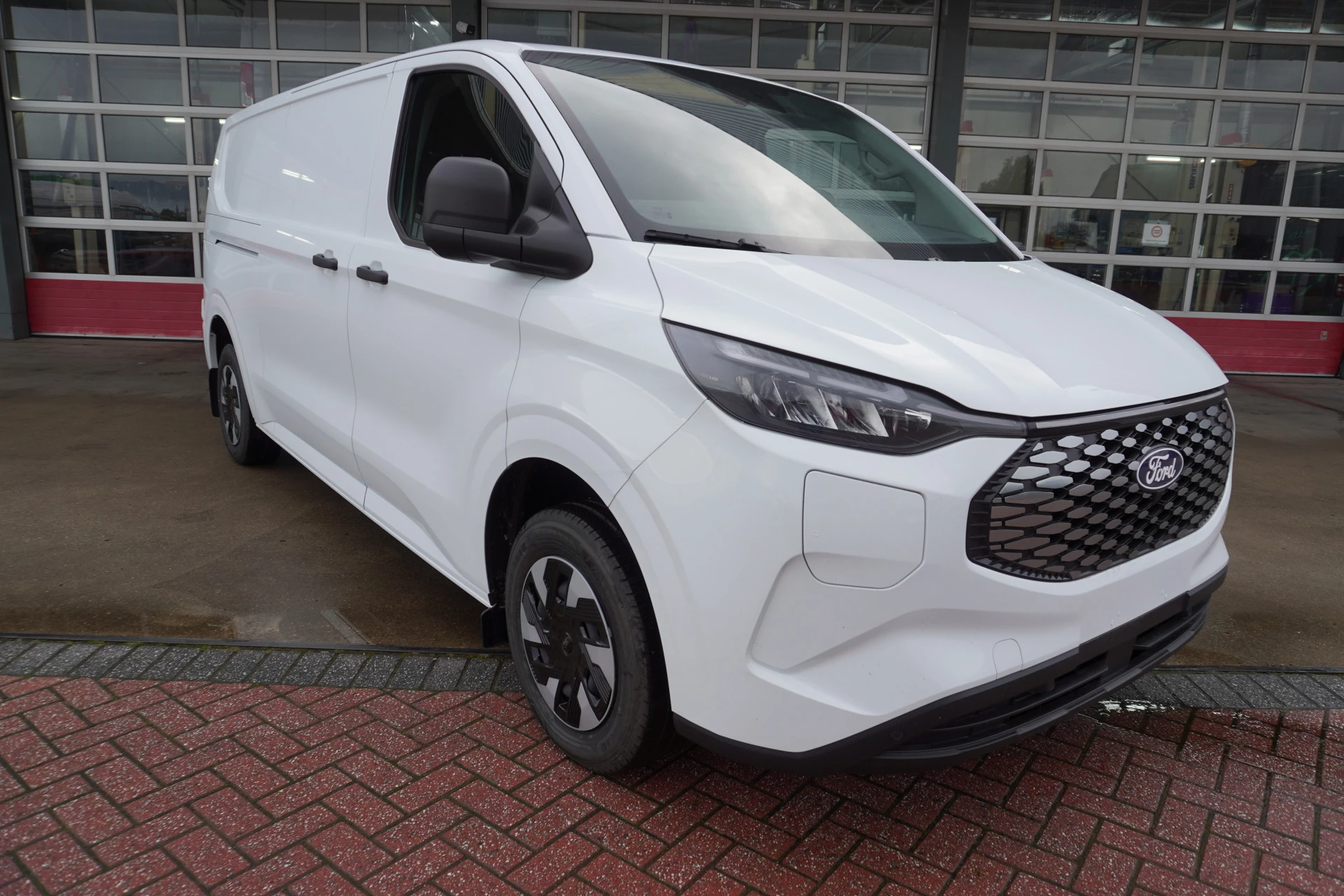 Hoofdafbeelding Ford E-Transit Custom