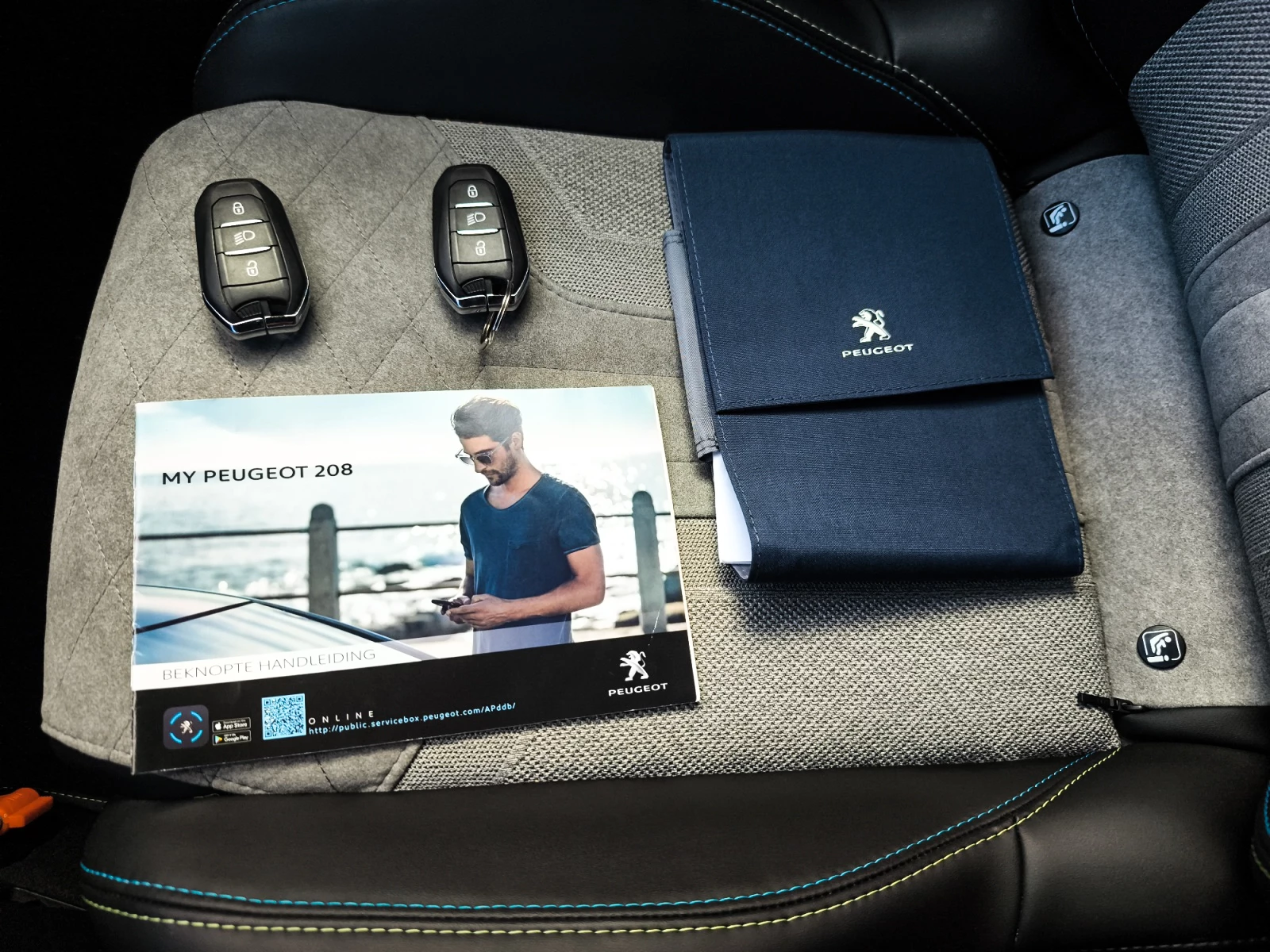 Hoofdafbeelding Peugeot e-208