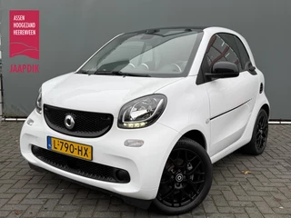 Hoofdafbeelding smart Fortwo smart Fortwo BWJ 2020 EQ Essential 82 PK 18 kWh AUTOMAAT / NAVI / AIRCO / CRUISE / STOELVERW. / PANORAMADAK / BLUETOOTH / LEDER / LMV