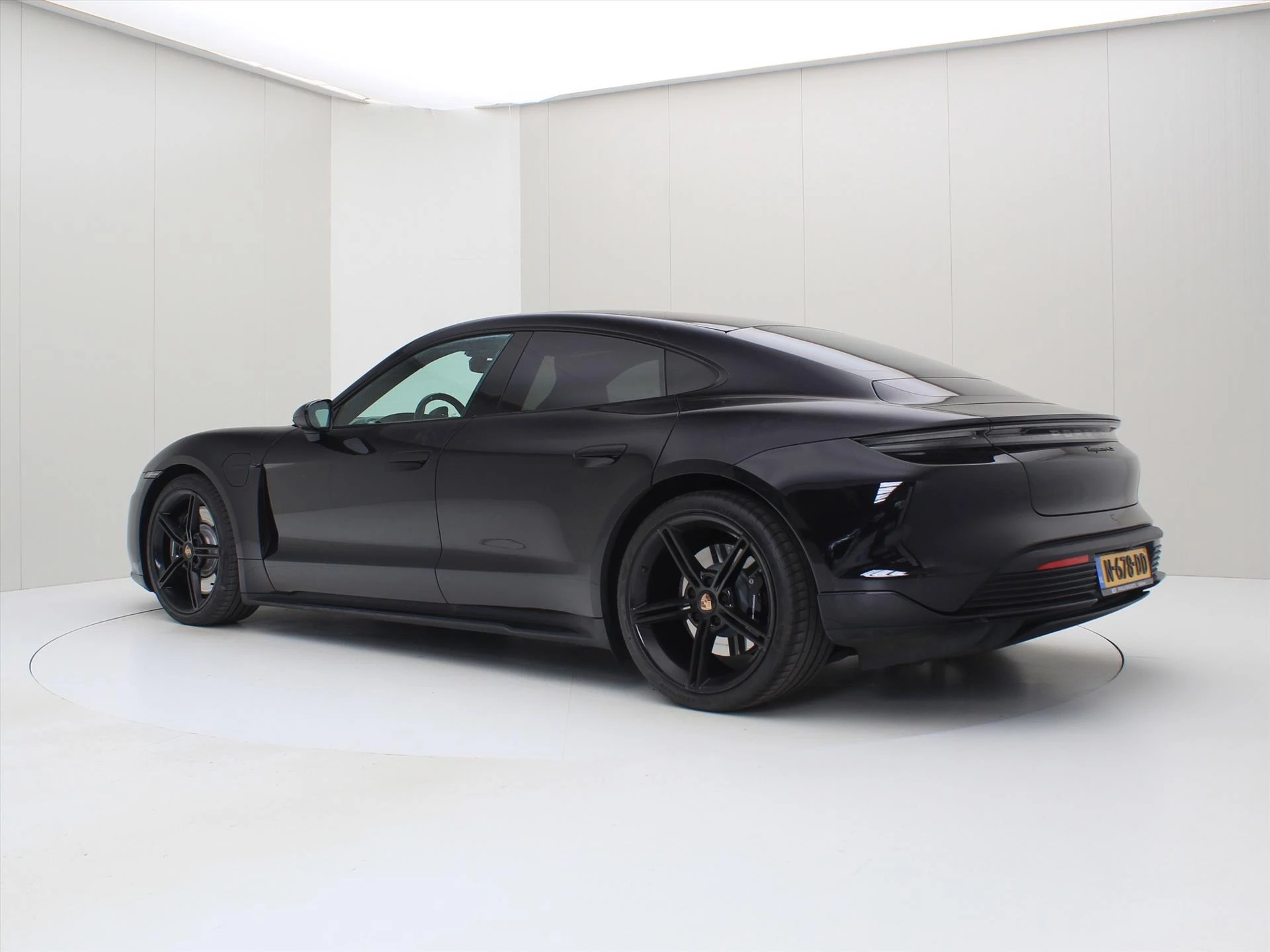 Hoofdafbeelding Porsche Taycan