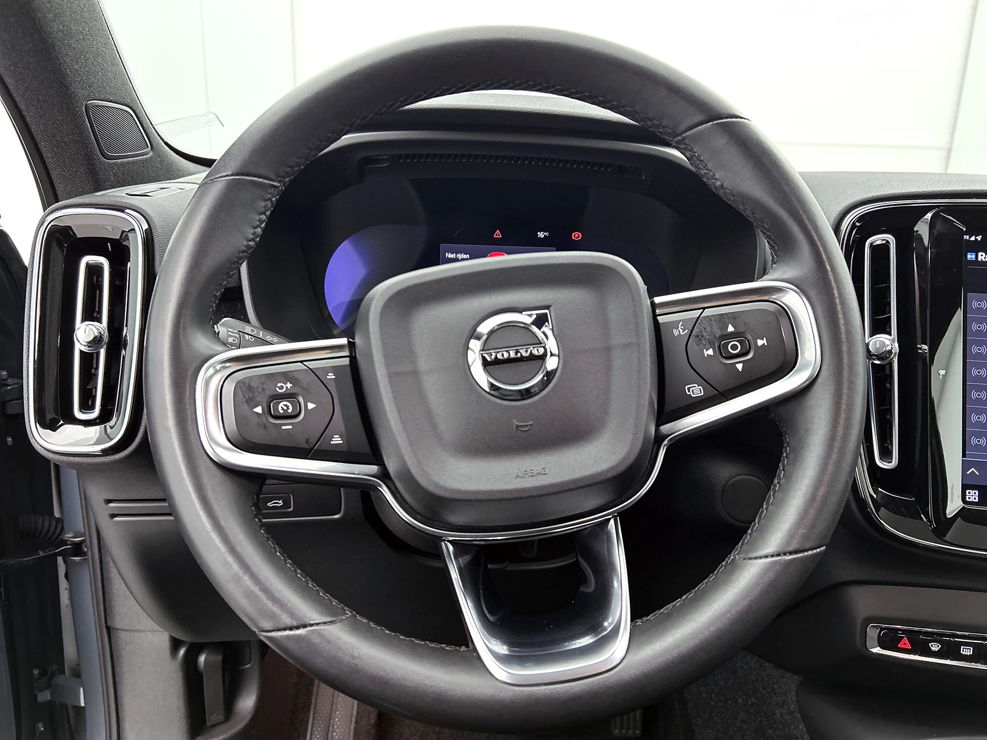 Hoofdafbeelding Volvo C40