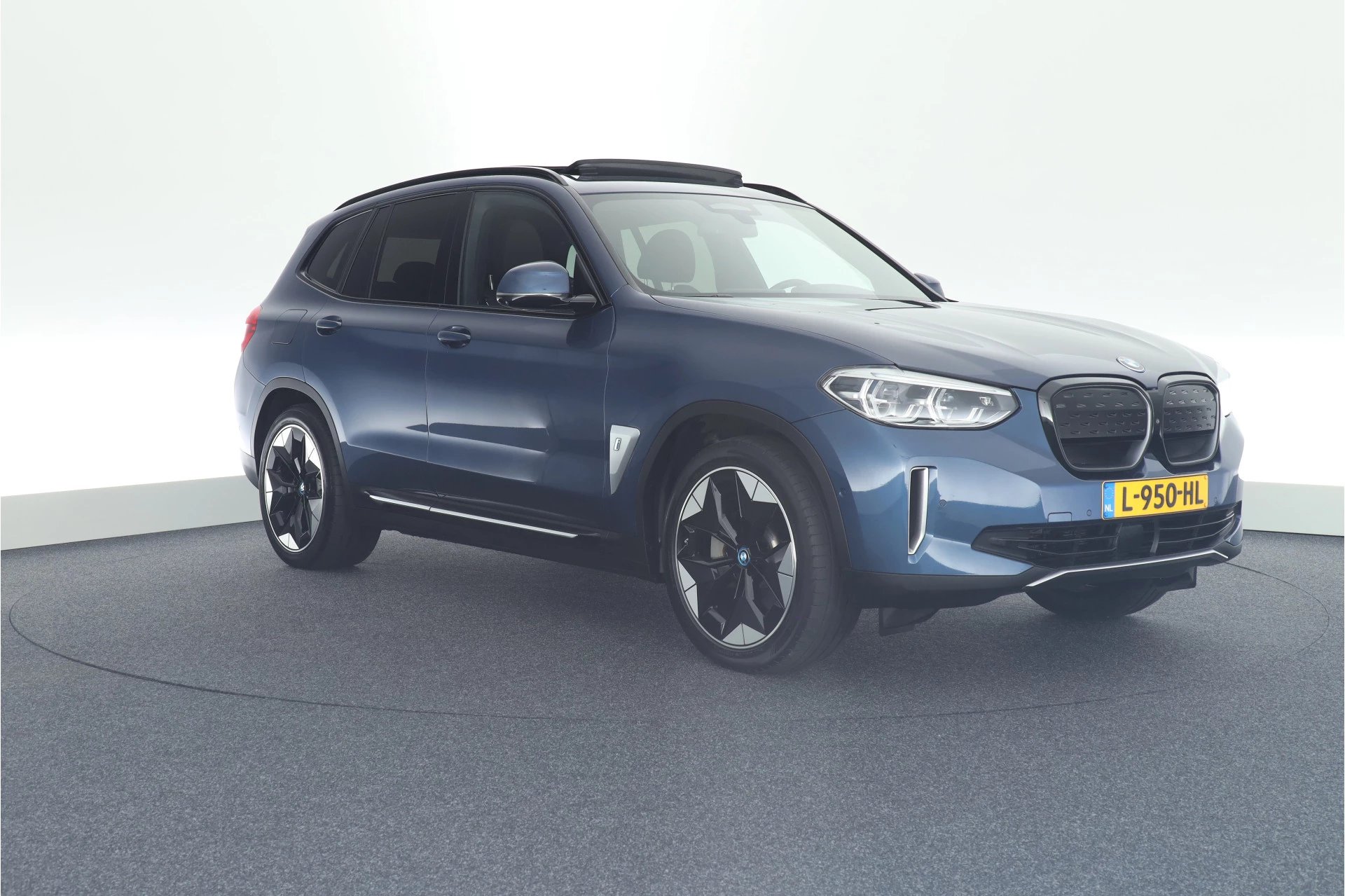 Hoofdafbeelding BMW iX3