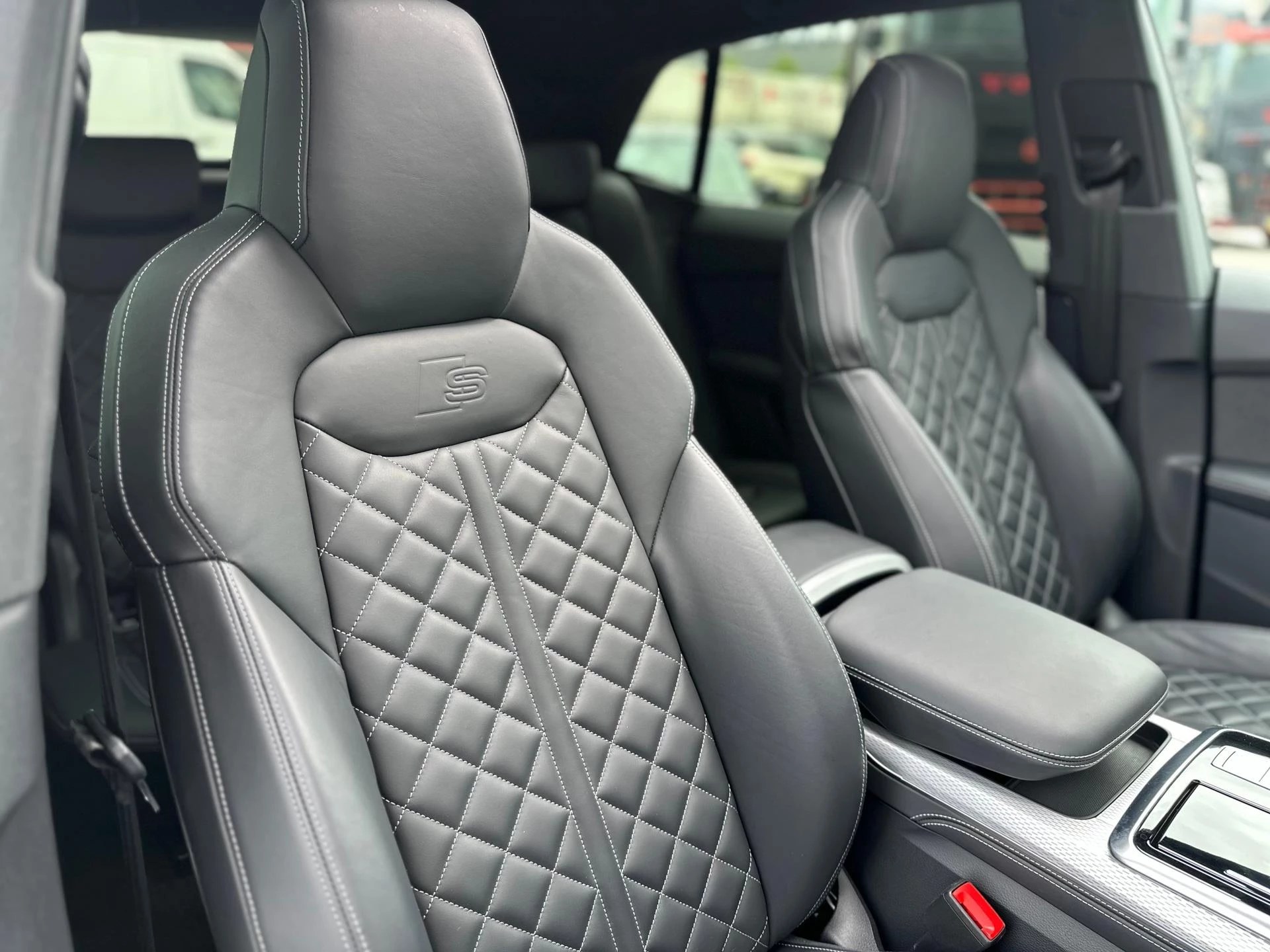 Hoofdafbeelding Audi Q8