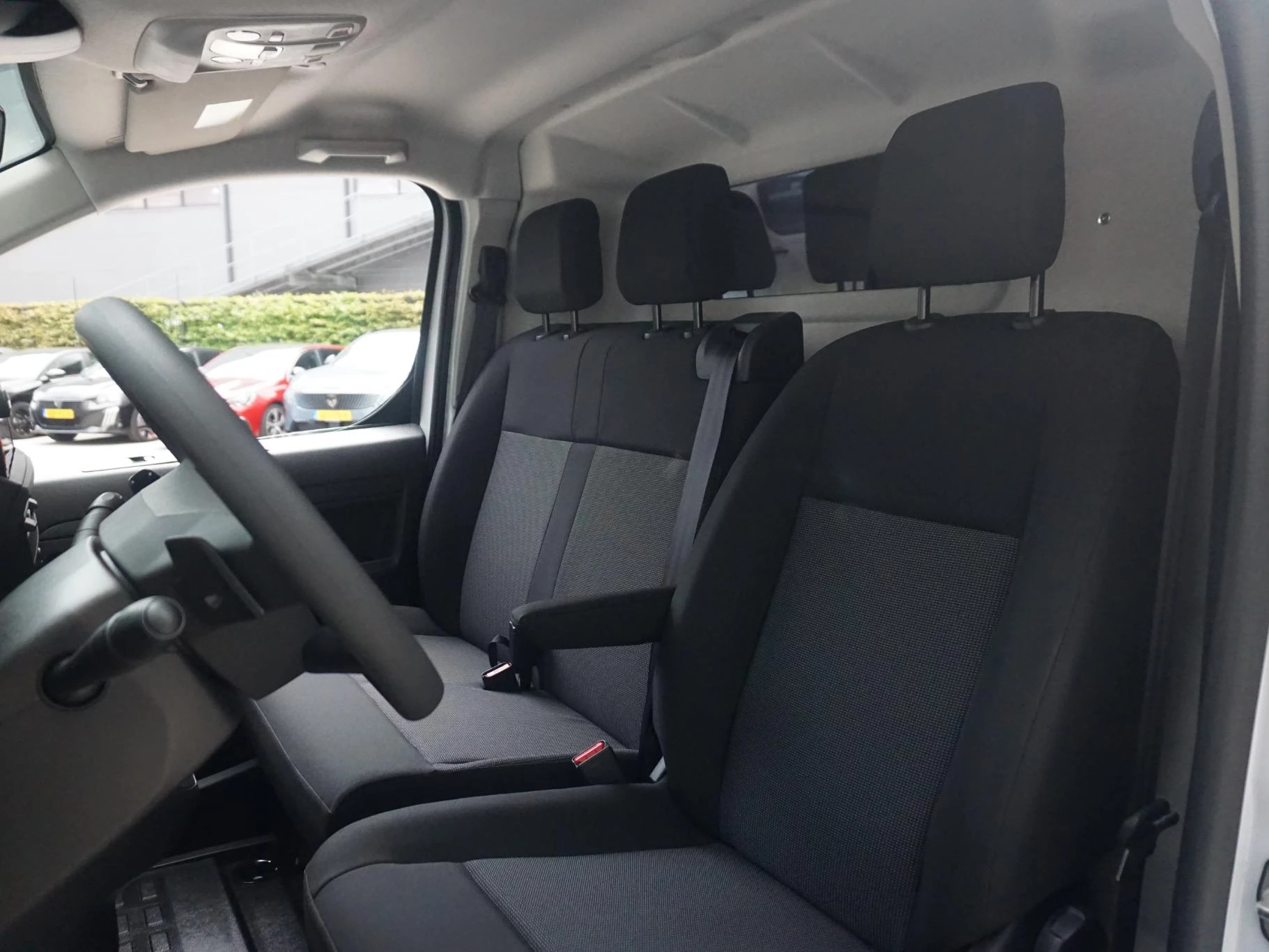 Hoofdafbeelding Peugeot e-Expert