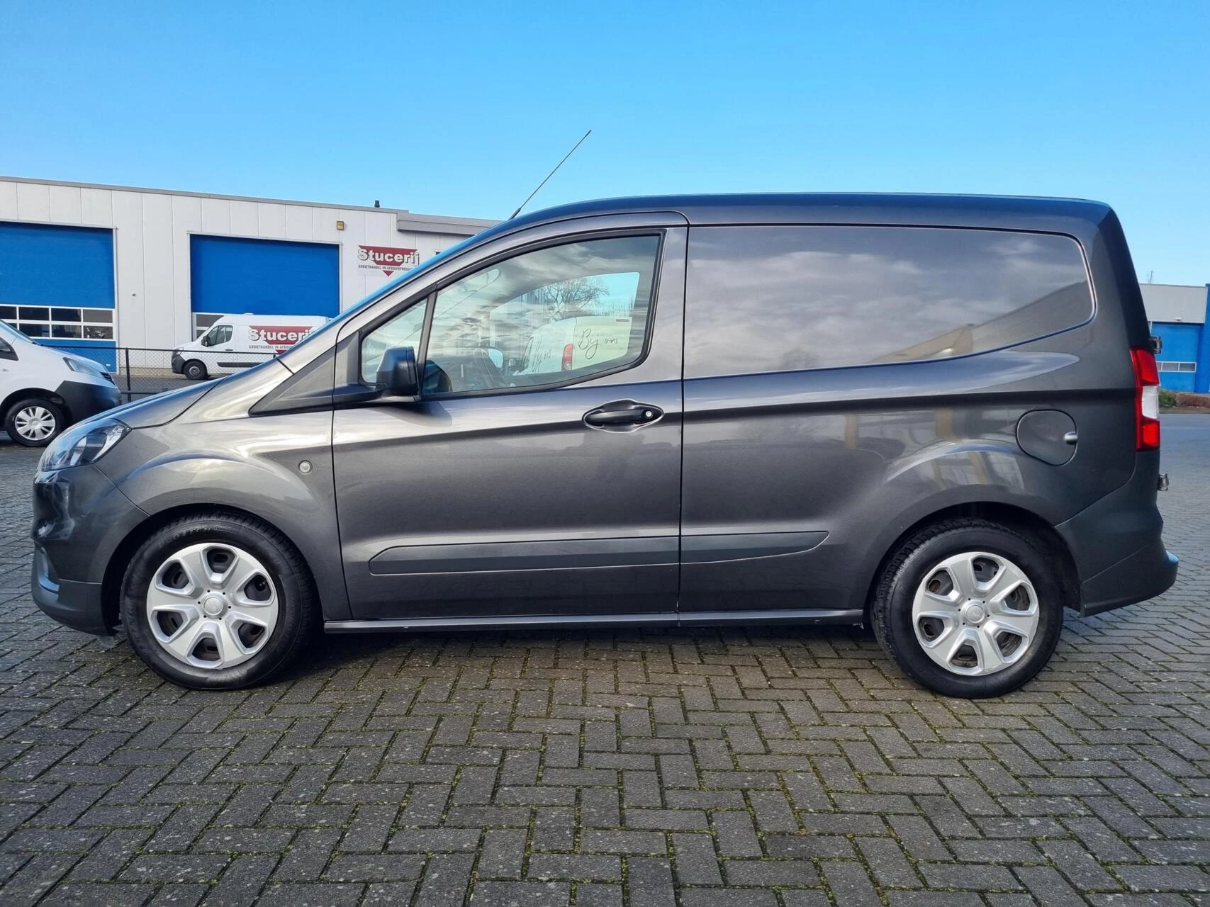 Hoofdafbeelding Ford Transit Courier