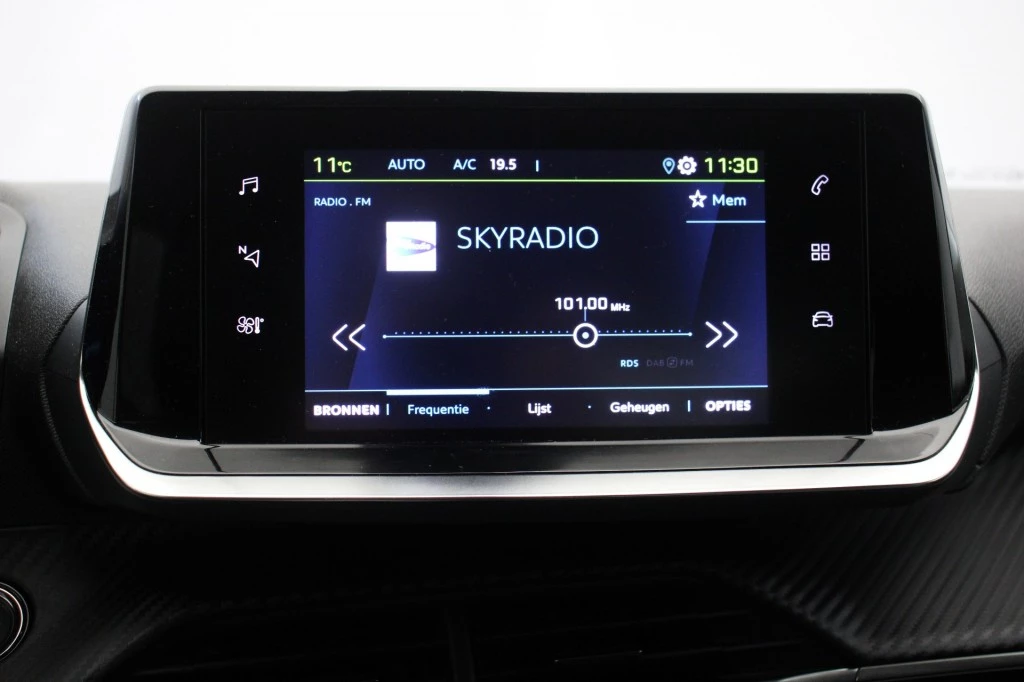 Hoofdafbeelding Peugeot e-2008