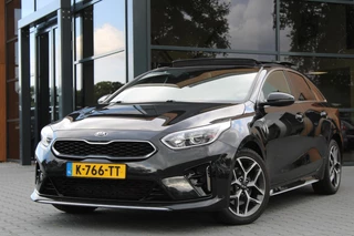 Hoofdafbeelding Kia ProCeed Kia ProCeed 1.5T-GDi MHEV 160PK GT-Line | Panoramadak