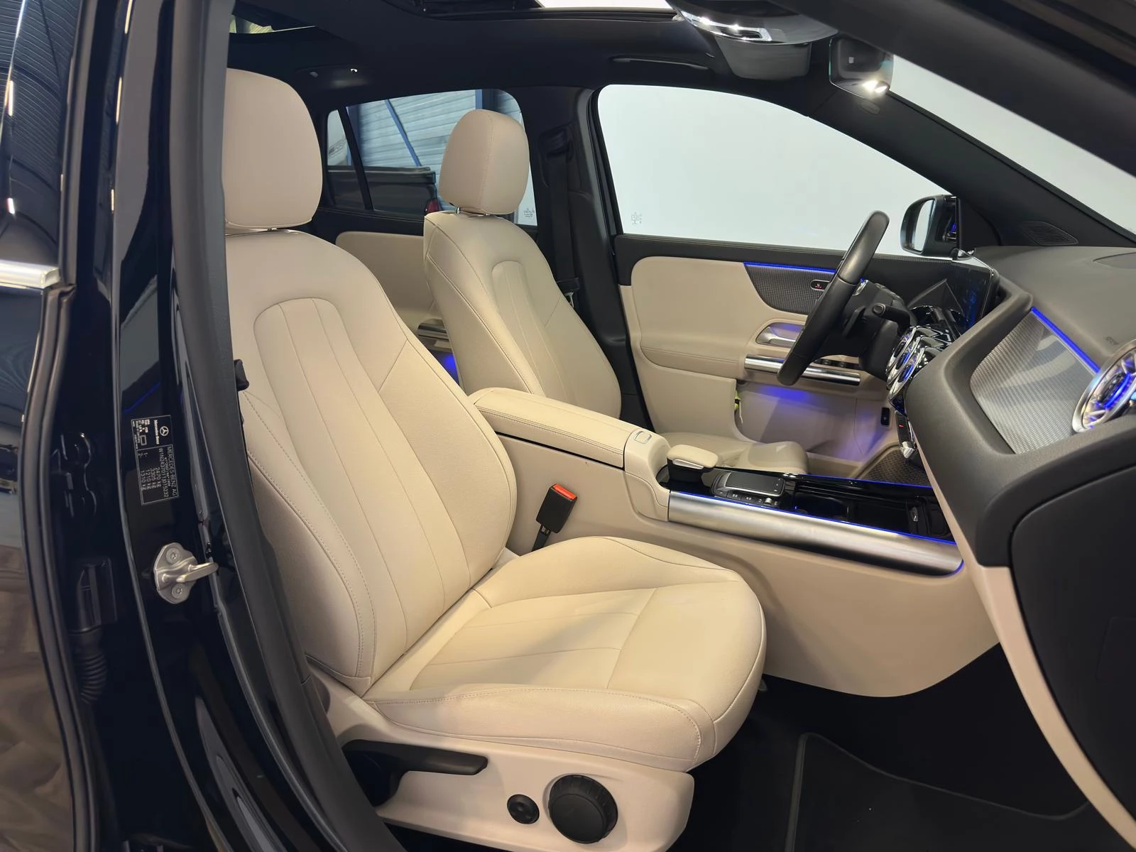 Hoofdafbeelding Mercedes-Benz EQA