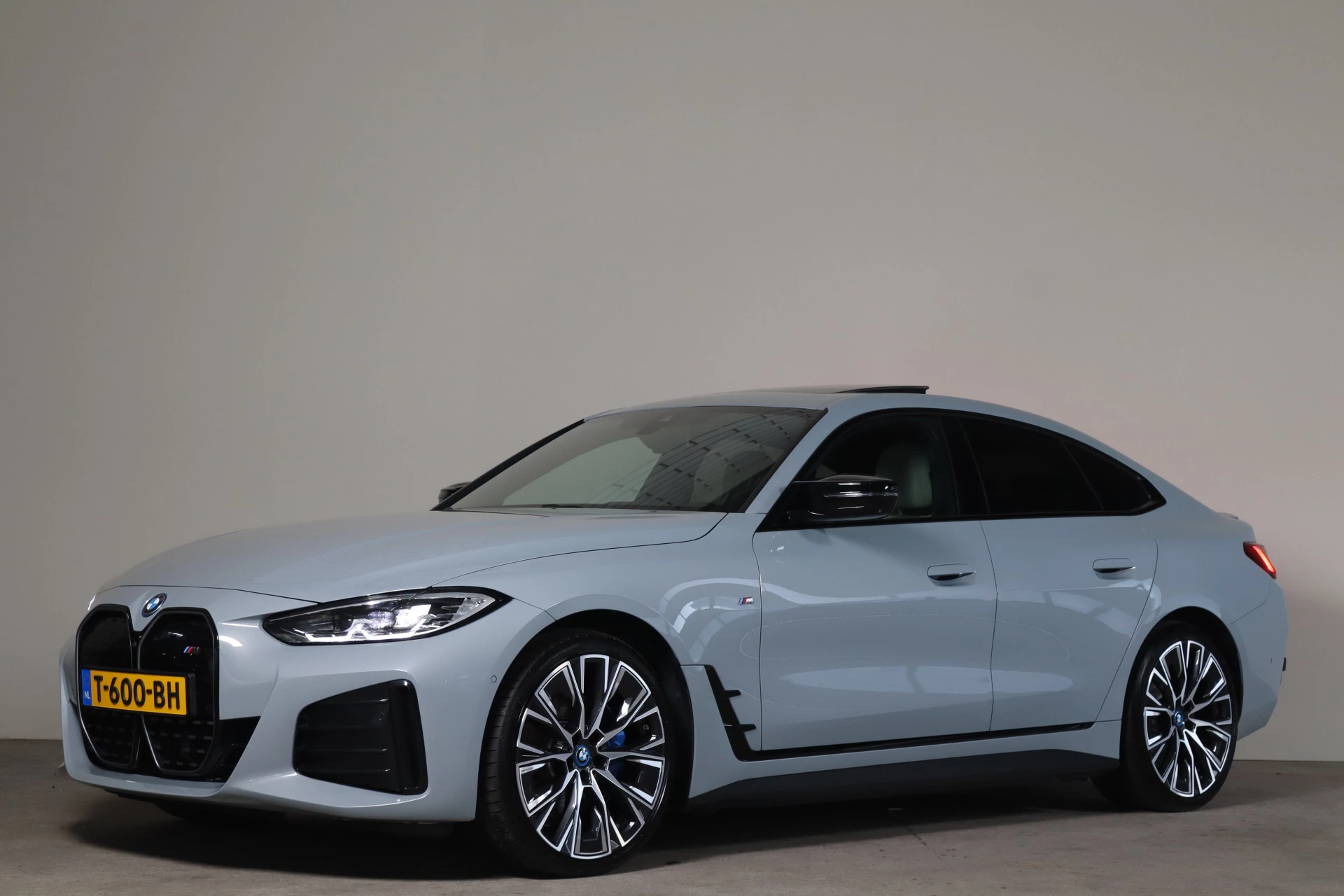 Hoofdafbeelding BMW i4