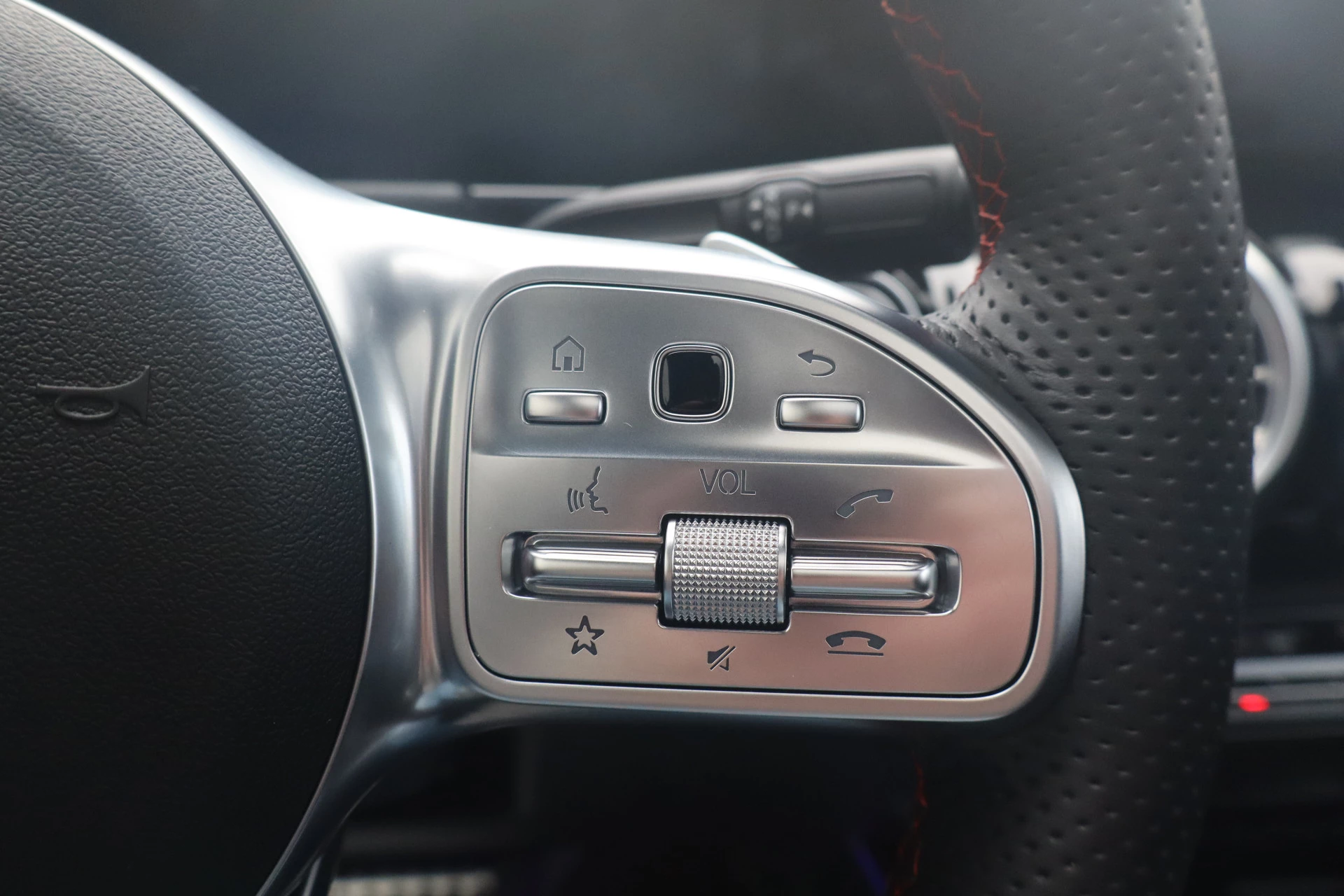 Hoofdafbeelding Mercedes-Benz EQA