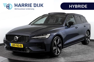 Hoofdafbeelding Volvo V60 Volvo V60 2.0 T6 Plug-in hybrid AWD Ultra Dark | S/K-panodak | Bowers/Wilkens | Dig. Cockpit | Adapt. Cruise | Memory Stoelen | Elek. Klep | Stoel-+stuurverw. | 360 Camera | NAV+App. Connect | Elek. trekhaak | LM 19" |