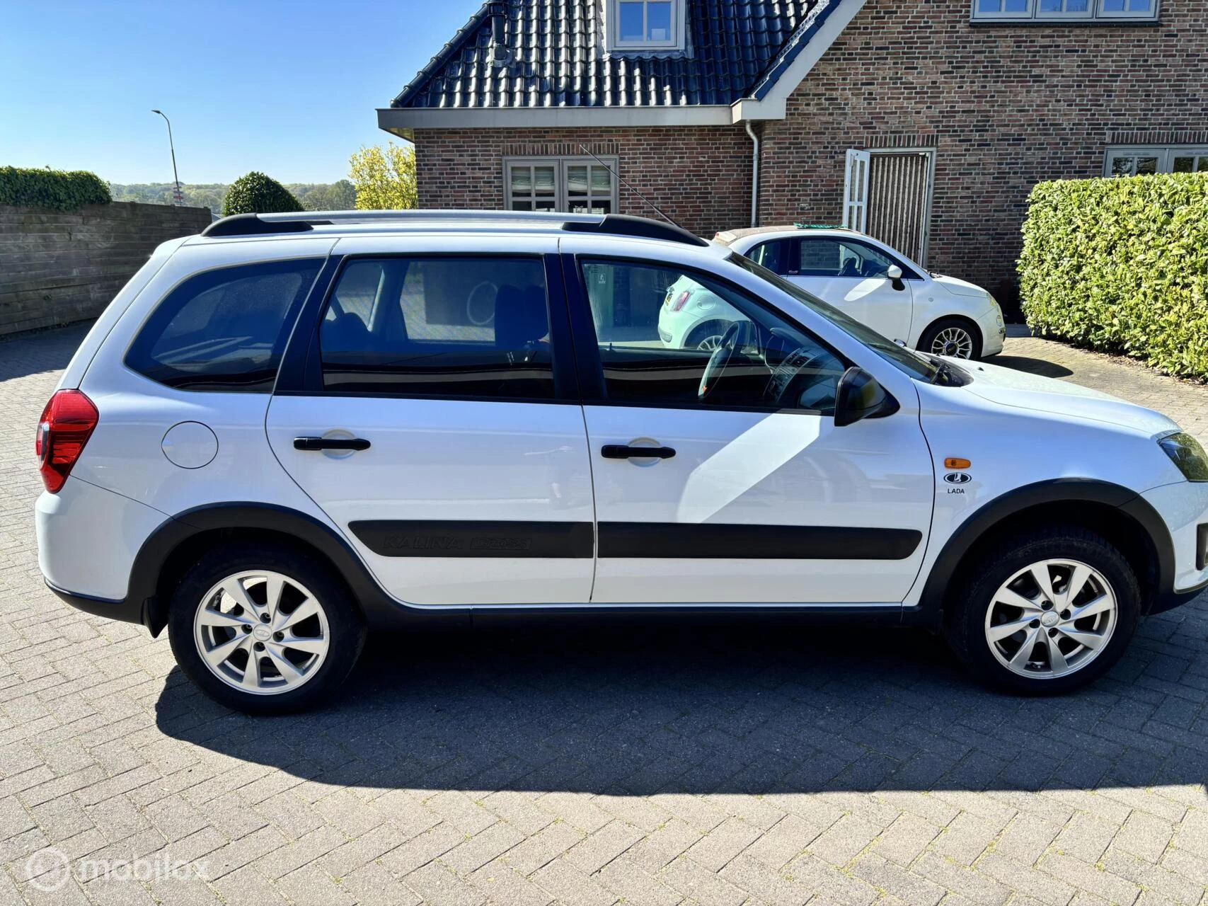 Hoofdafbeelding Lada Kalina