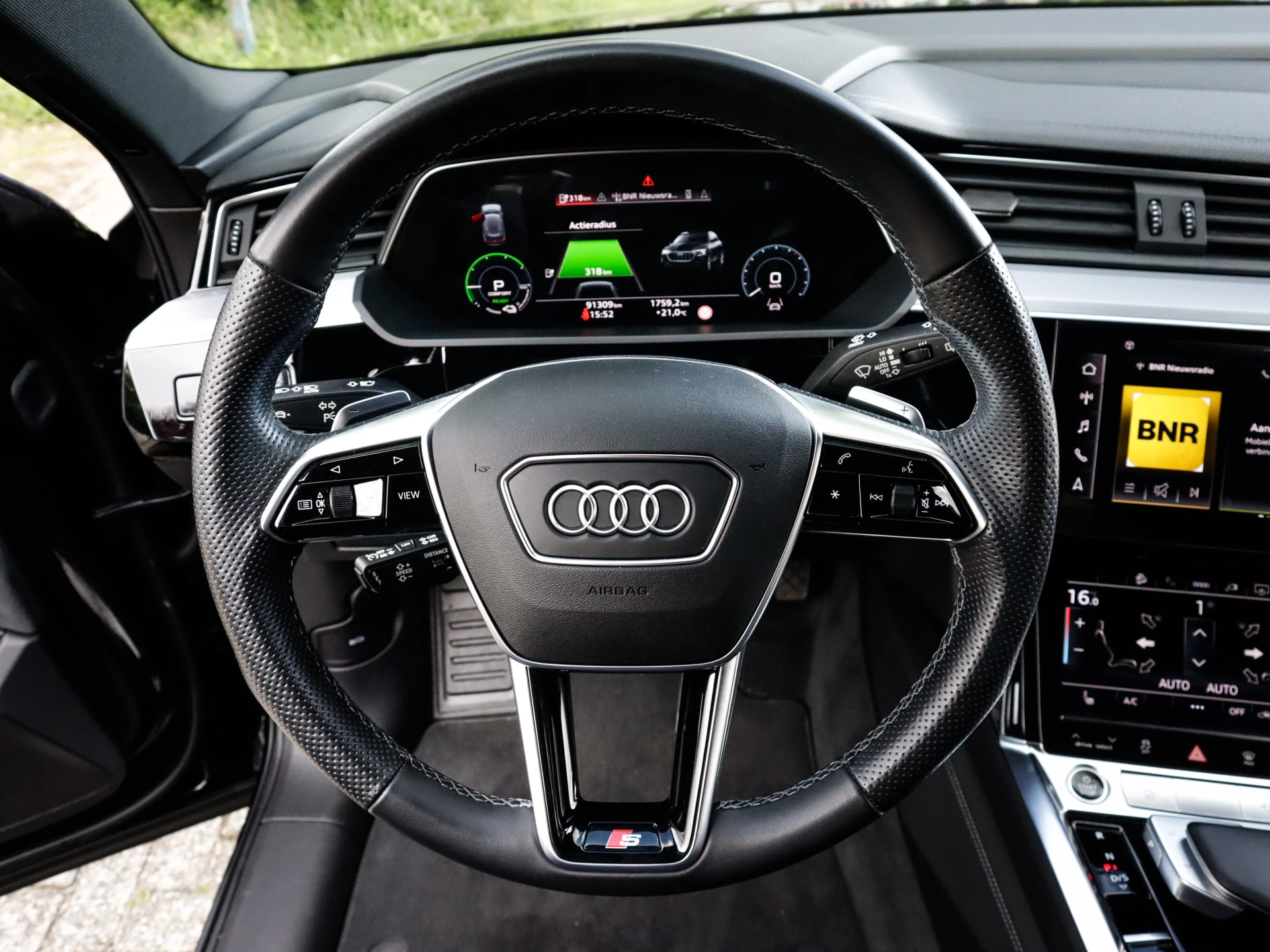 Hoofdafbeelding Audi e-tron