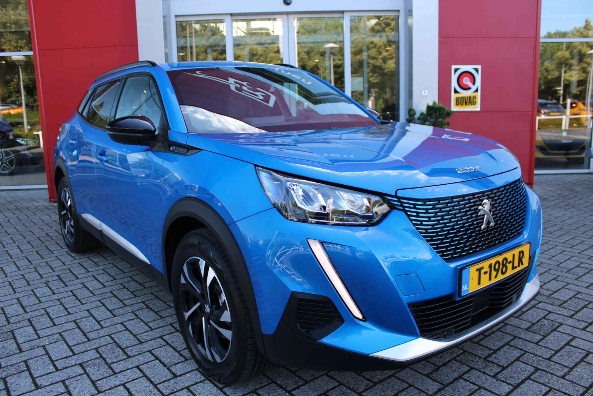 Hoofdafbeelding Peugeot e-2008