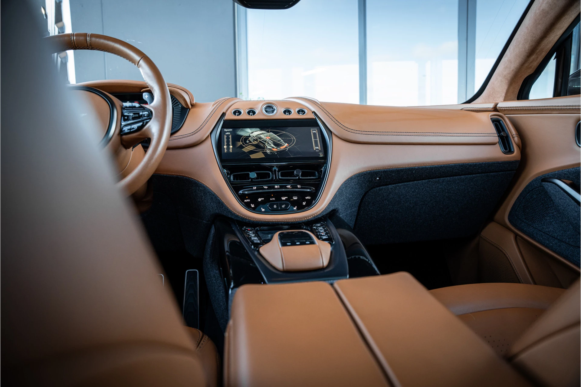 Hoofdafbeelding Aston Martin DBX