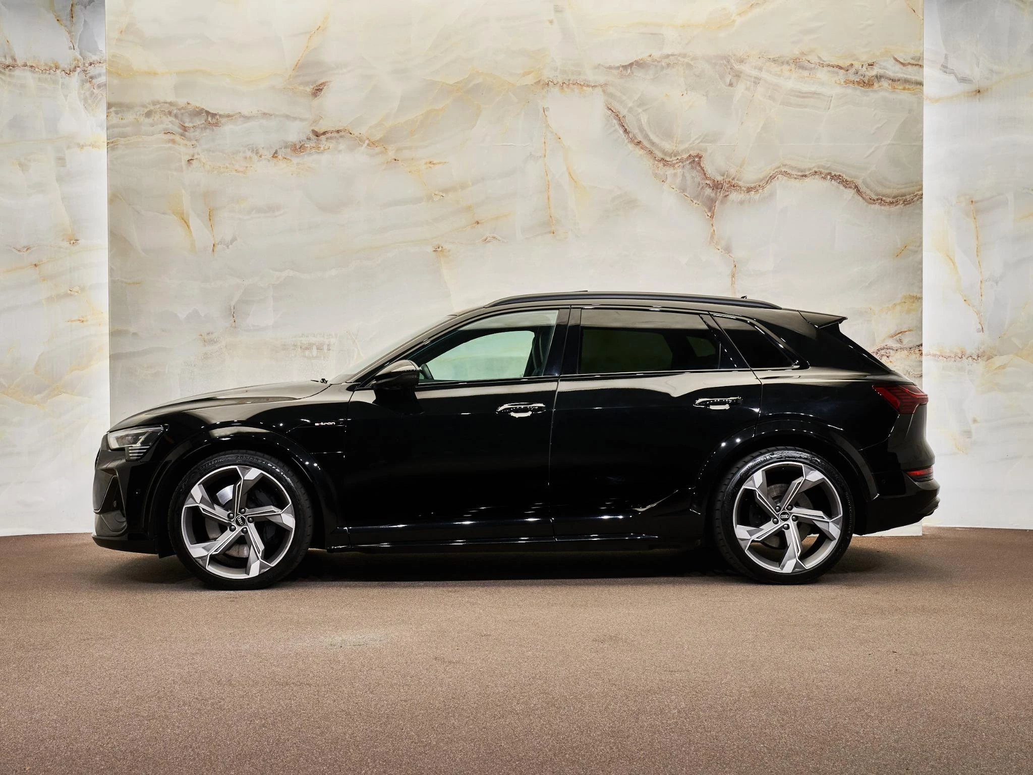 Hoofdafbeelding Audi e-tron