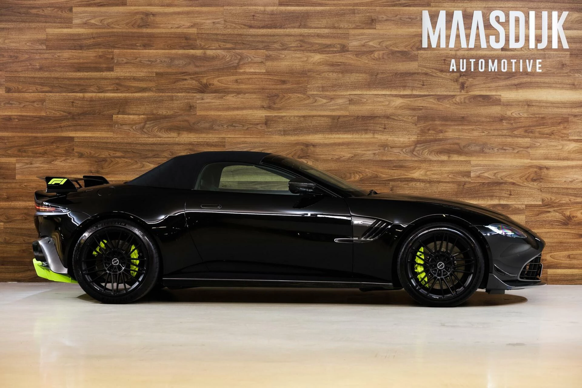 Hoofdafbeelding Aston Martin V8 Vantage