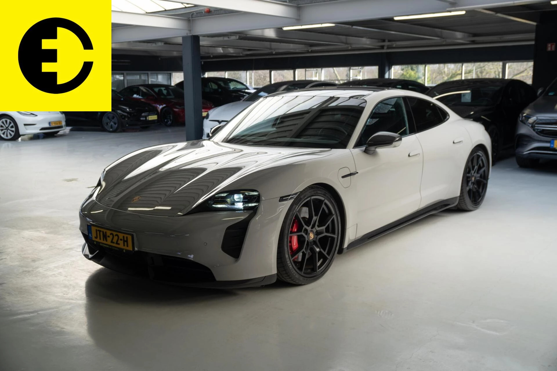 Hoofdafbeelding Porsche Taycan