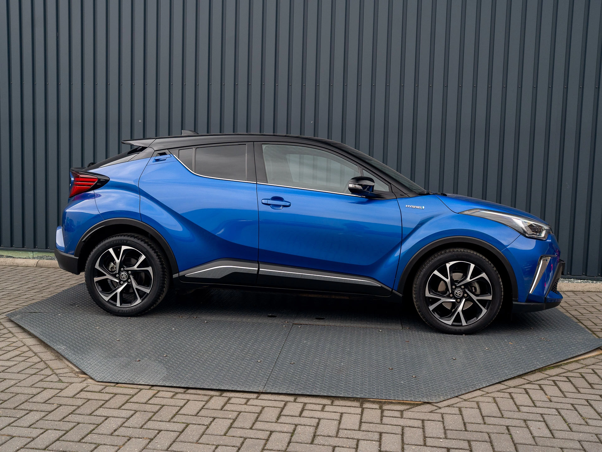 Hoofdafbeelding Toyota C-HR