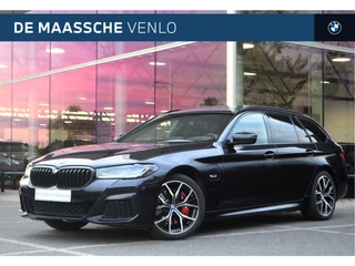 BMW 5 Serie Touring 530e High Executive M Sport Automaat / Panoramadak / Trekhaak / Laserlight / Achteruitrijcamera / Head-Up / Comfort Access / Stuurverwarming