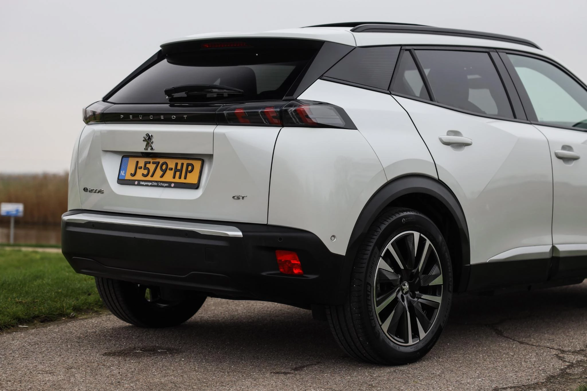 Hoofdafbeelding Peugeot e-2008