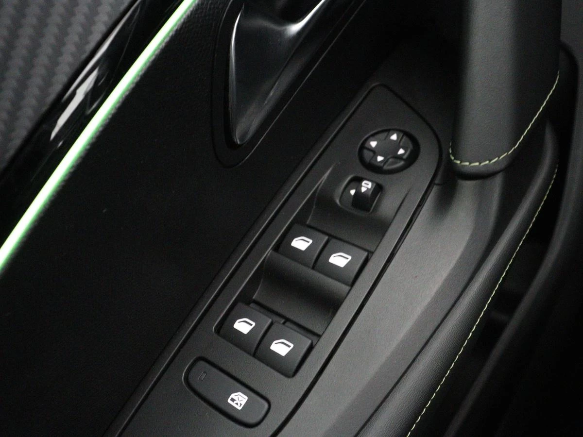 Hoofdafbeelding Peugeot e-2008