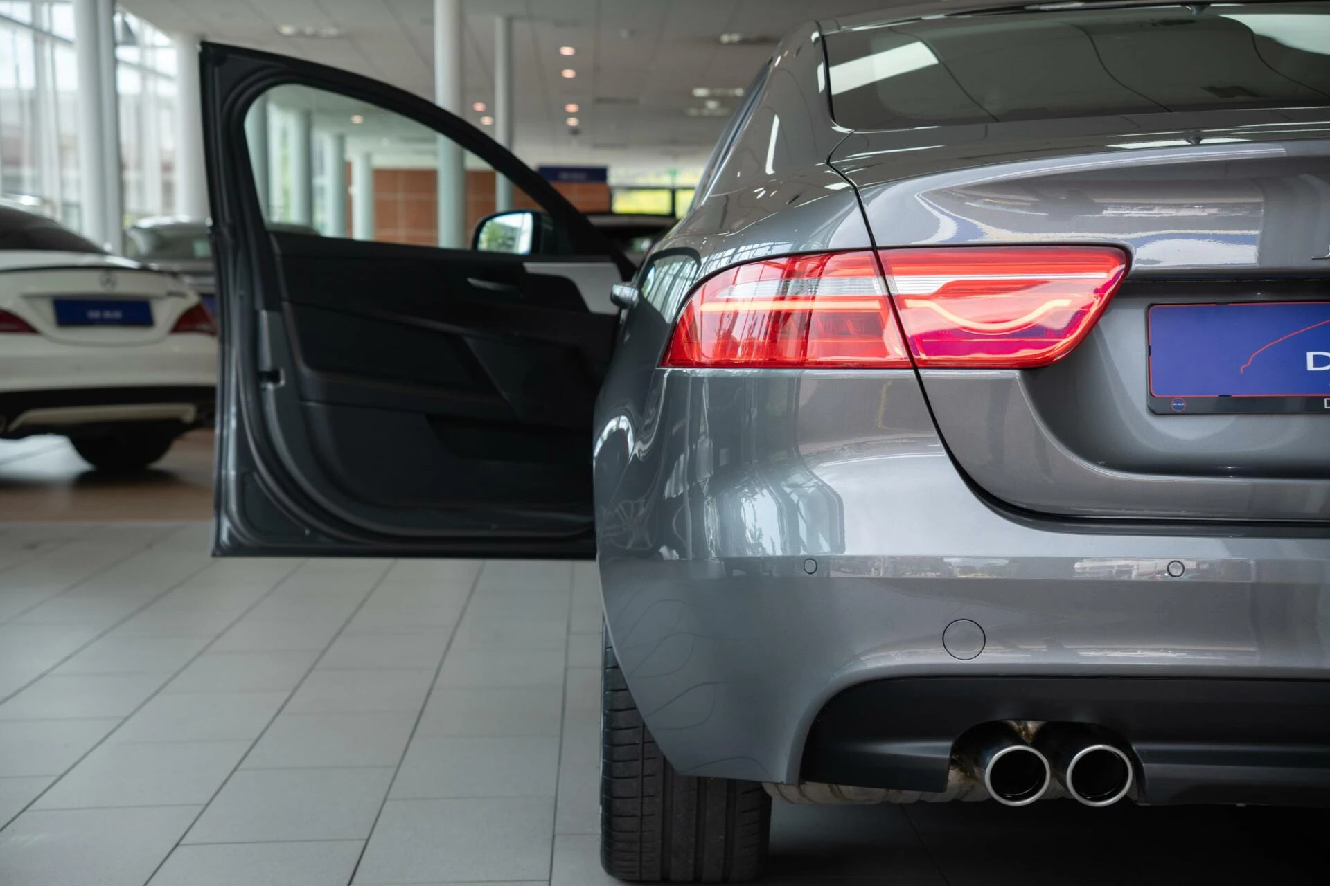 Hoofdafbeelding Jaguar XE