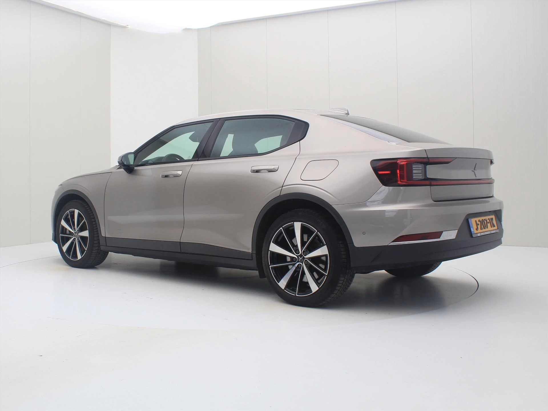 Hoofdafbeelding Polestar 2