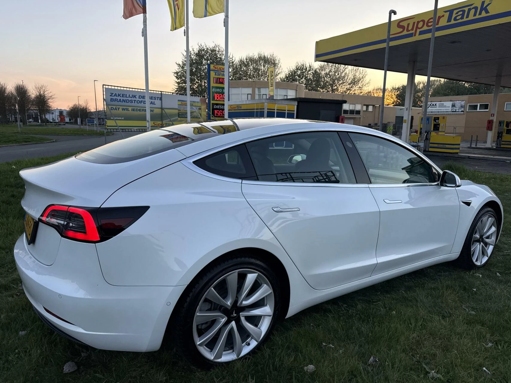Hoofdafbeelding Tesla Model 3