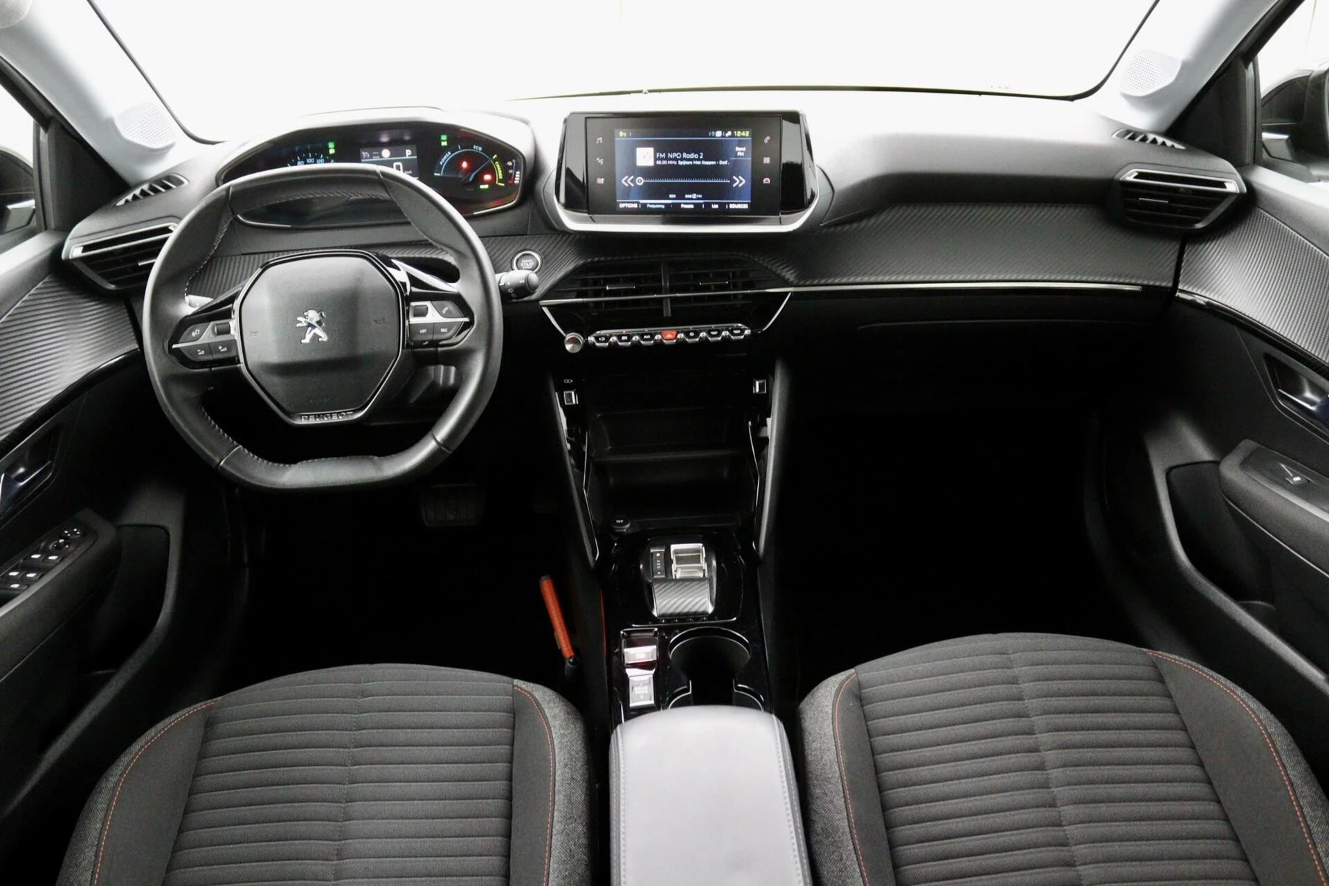 Hoofdafbeelding Peugeot e-208