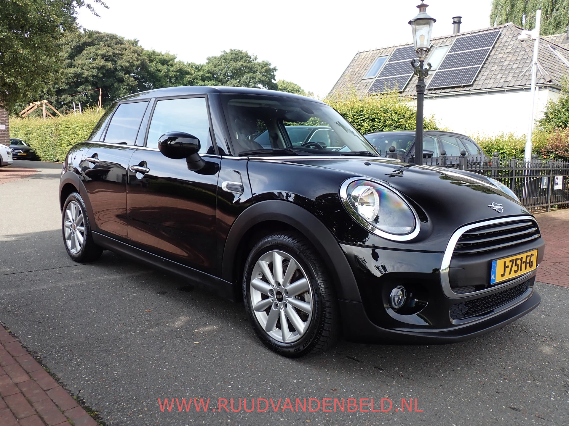 Hoofdafbeelding MINI One