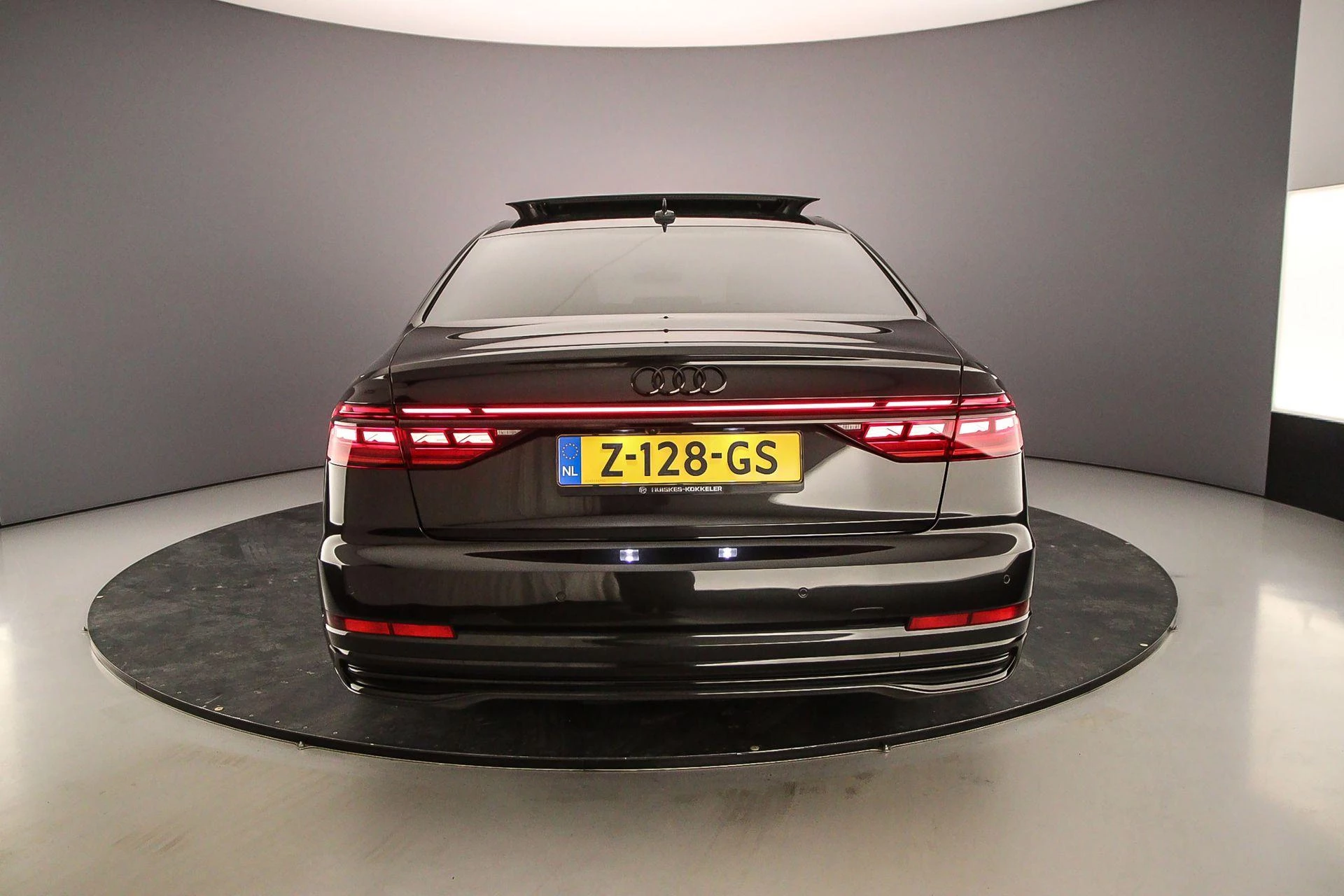 Hoofdafbeelding Audi A8