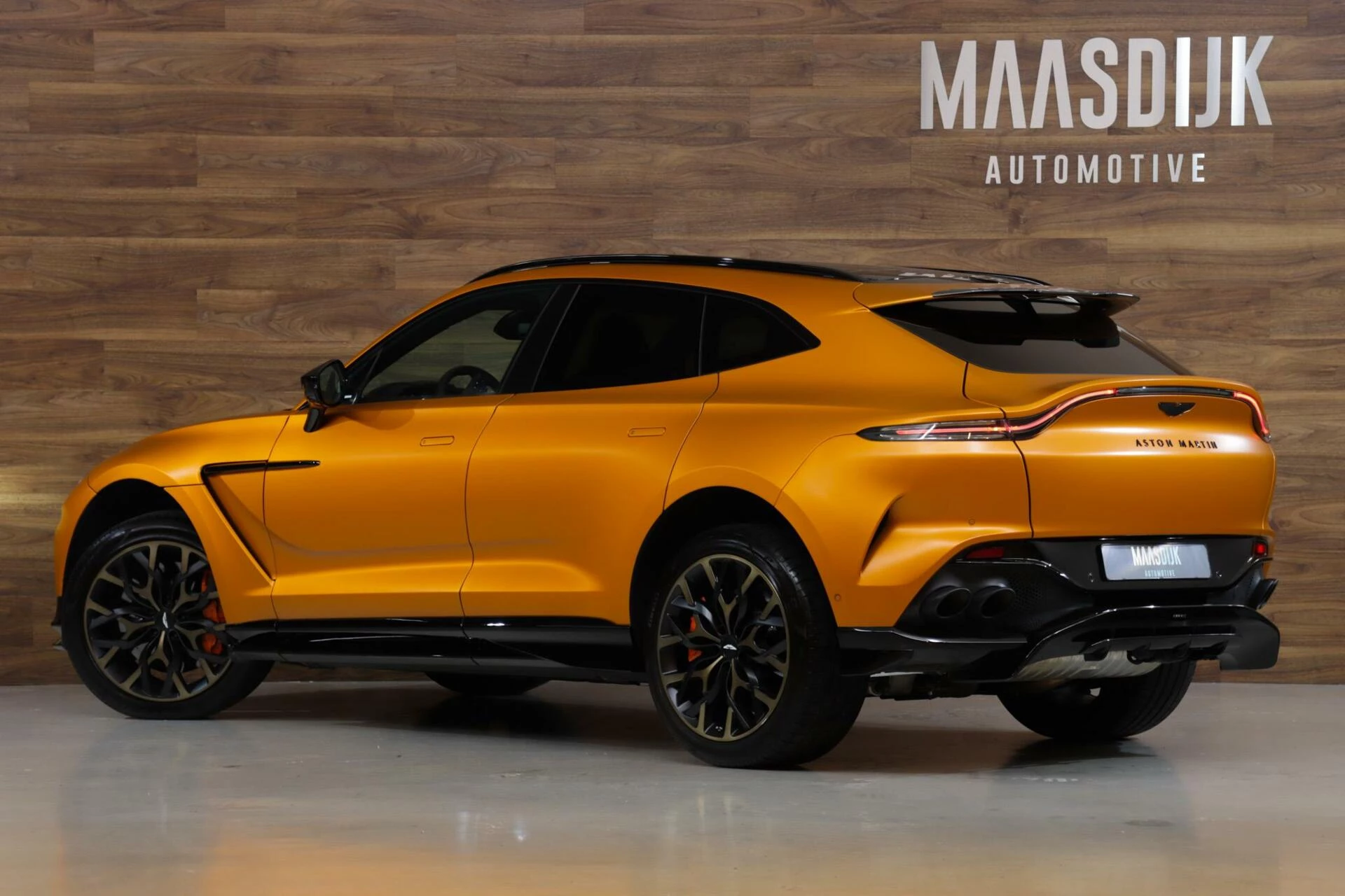 Hoofdafbeelding Aston Martin DBX