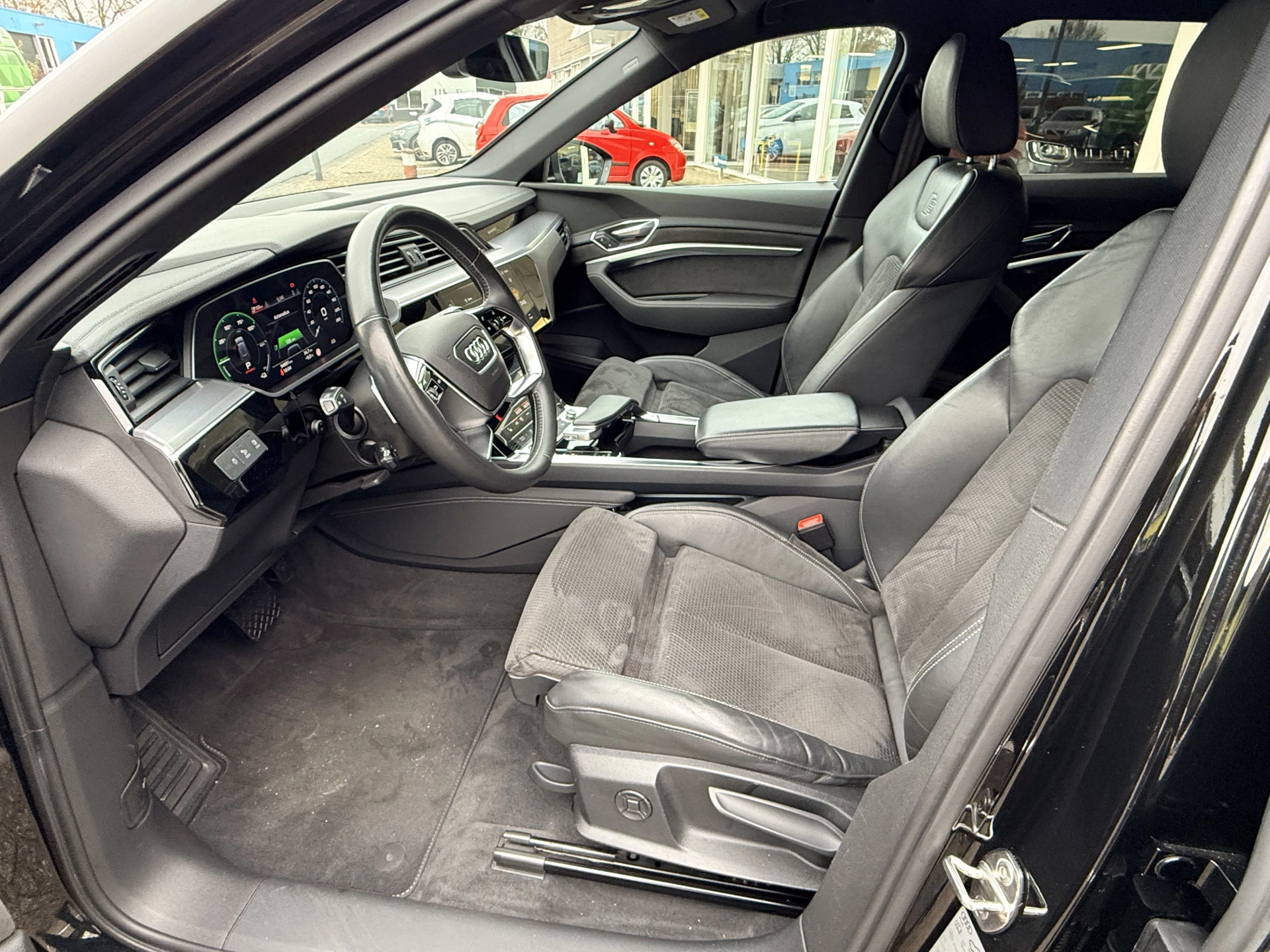 Hoofdafbeelding Audi e-tron