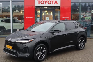 Toyota bZ4X DYNAMIC 71 kWh 360-CAMERA STUUR/STOELVERW. EL-ACHTERKLEP WARMTEPOMP ANDROID/APPLE NL-AUTO