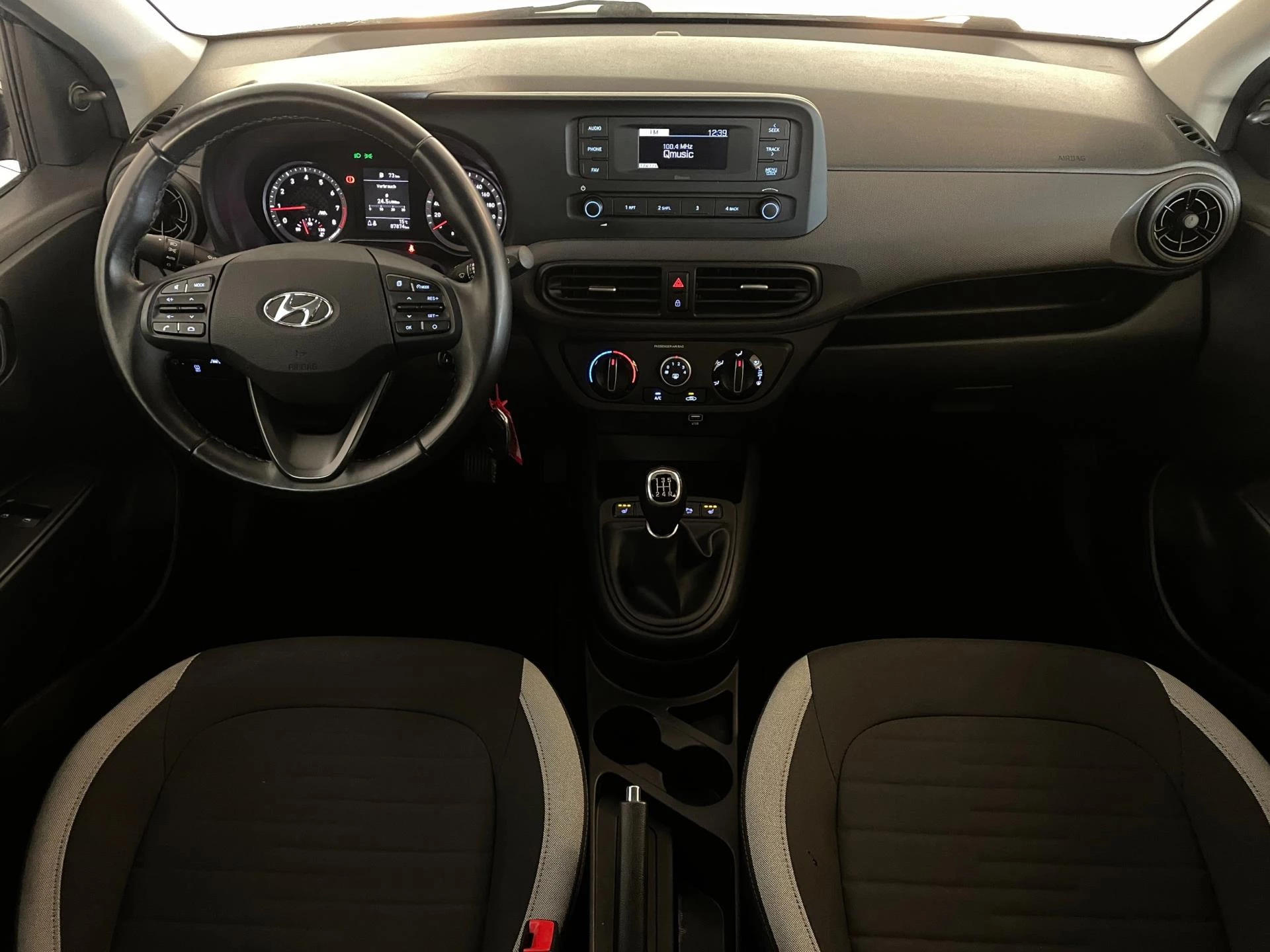 Hoofdafbeelding Hyundai i10