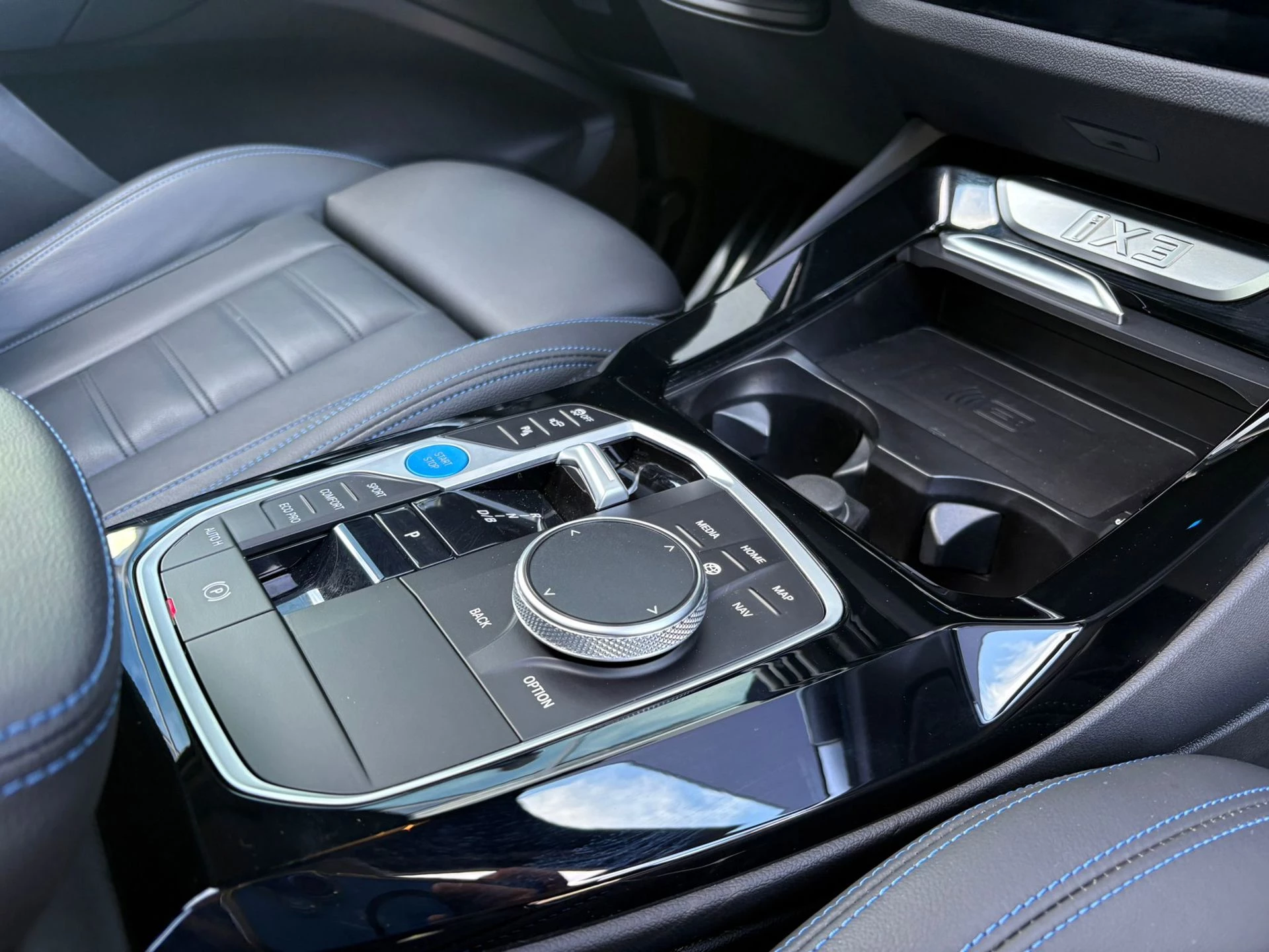 Hoofdafbeelding BMW iX3