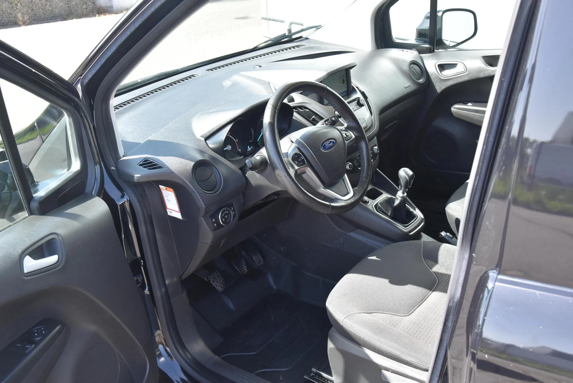 Hoofdafbeelding Ford Transit Courier