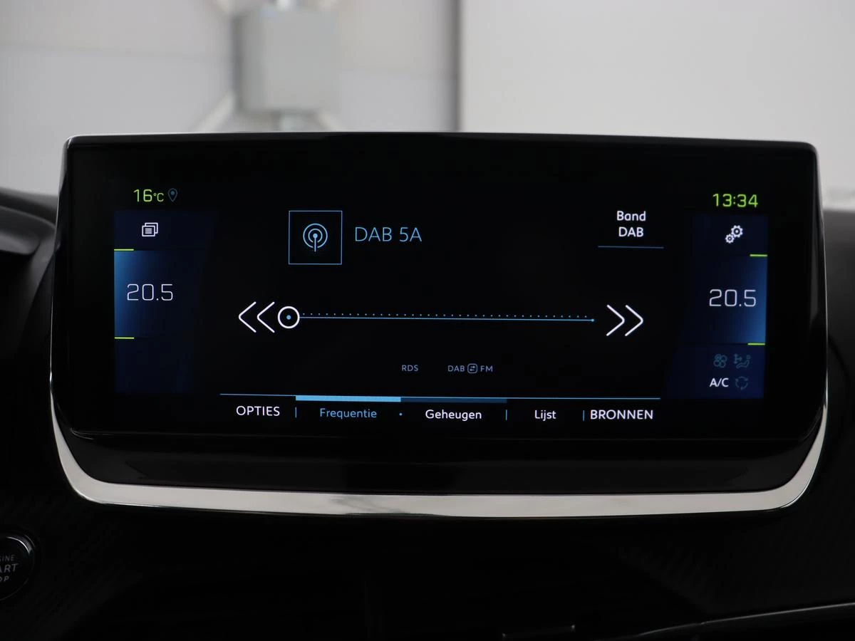 Hoofdafbeelding Peugeot e-208