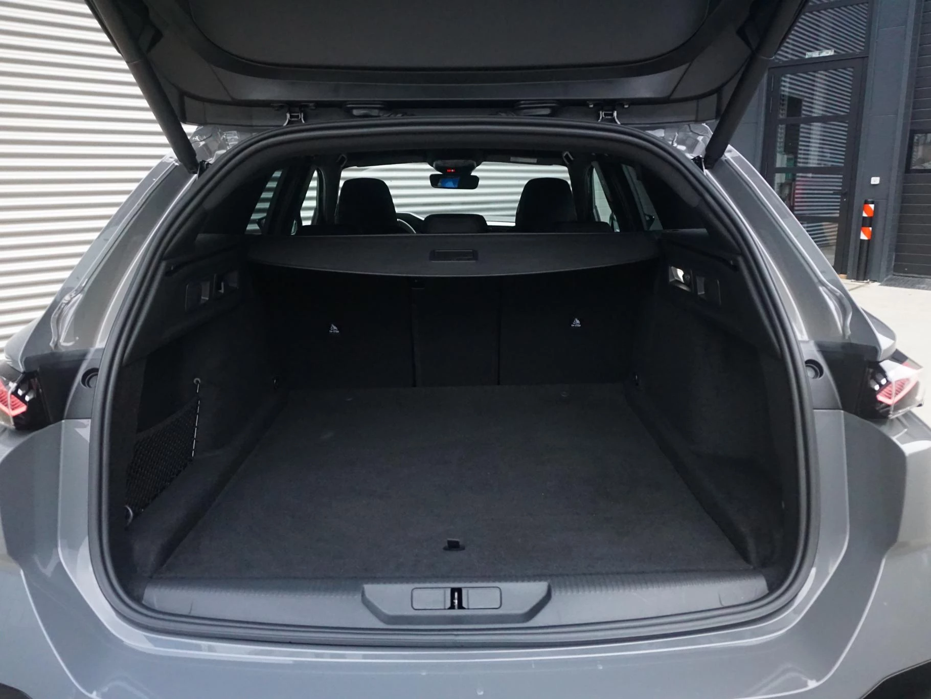 Hoofdafbeelding Peugeot e-308