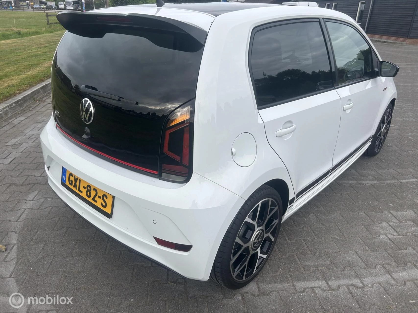 Hoofdafbeelding Volkswagen up!