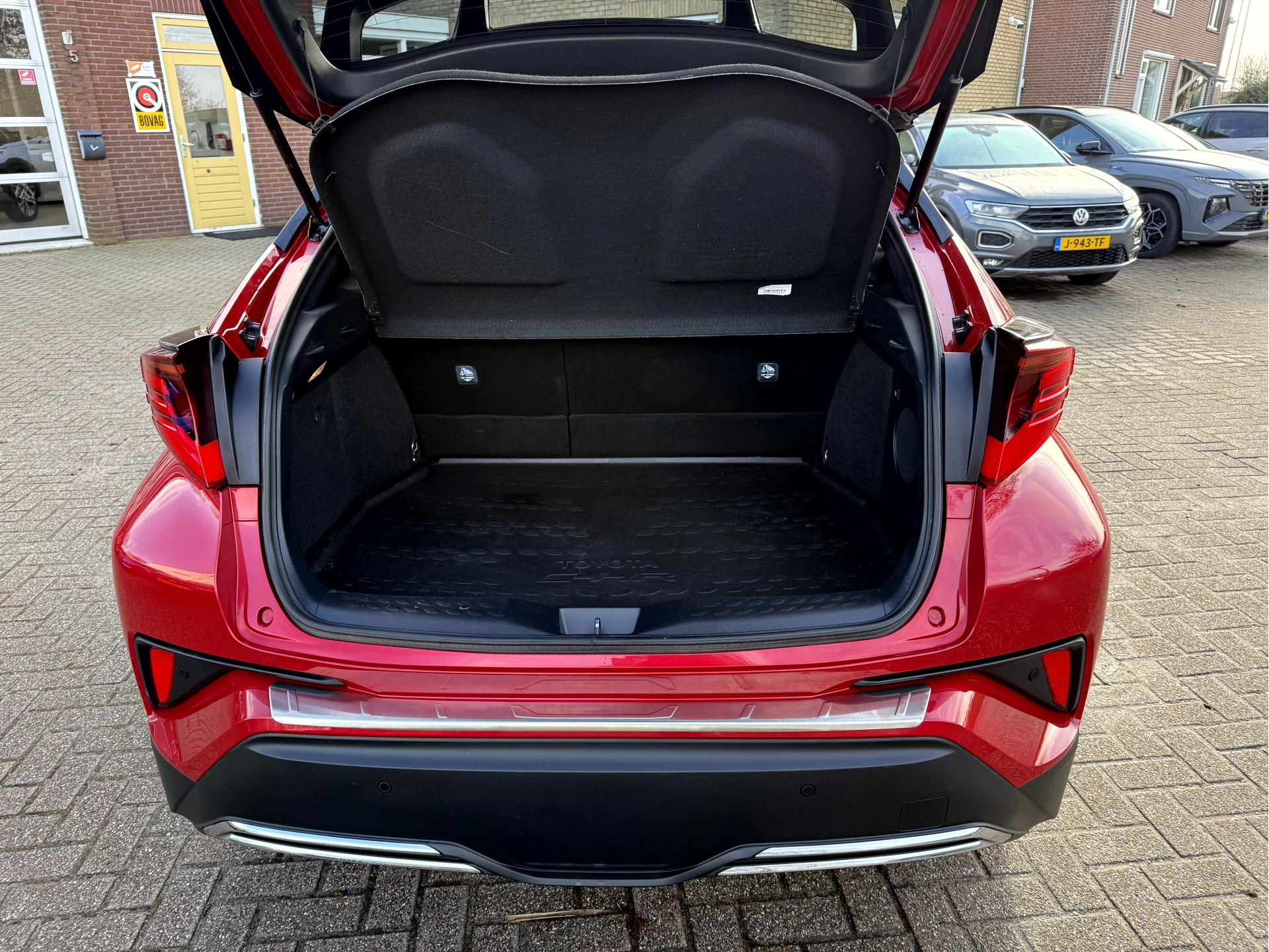 Hoofdafbeelding Toyota C-HR