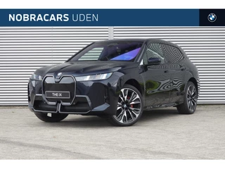 BMW iX xDrive60 / Trekhaak / Parking Assistant Professional / Soft-Close / Adaptieve LED / Stoelventilatie / Comfort Access / Active Steering